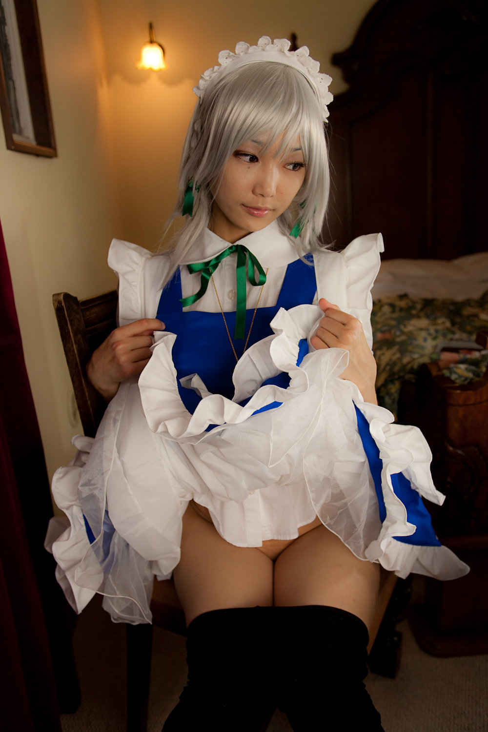 cosplay美女套图 c77 Sakuya Izayoi　白丝假发扮相(1)